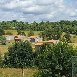 les-chalets-d-hermine.midi-pyreneeshotels.com/