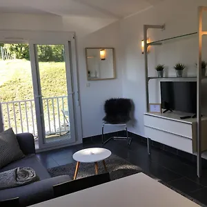pause-detente-sur-la-port-du-bourget-du-lac.hotels-rhonealpes.com/